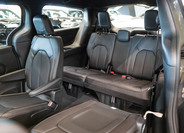 Chrysler Pacifica 31