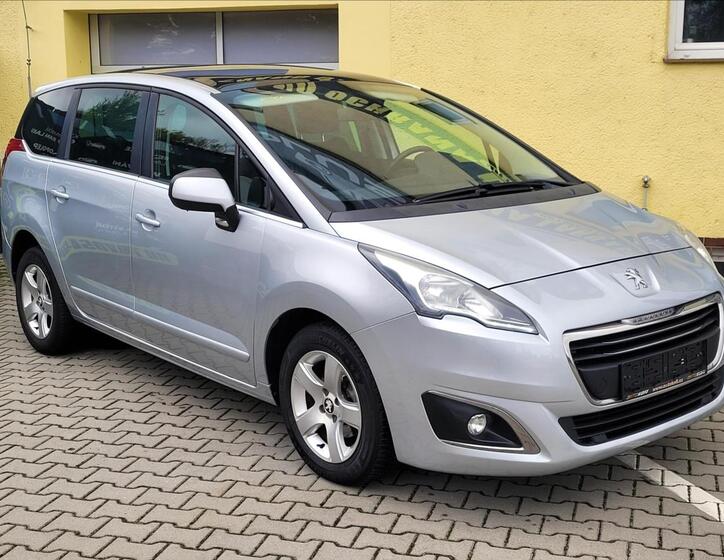 Peugeot 5008 1