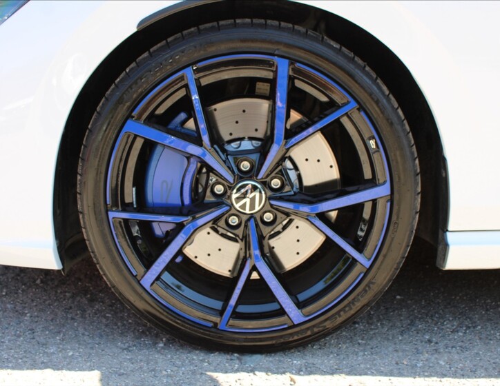 Volkswagen Golf 44