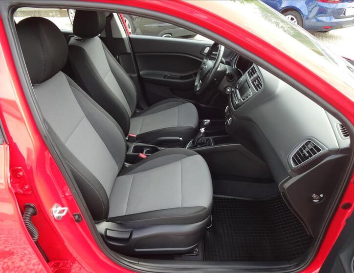 Hyundai i20 28
