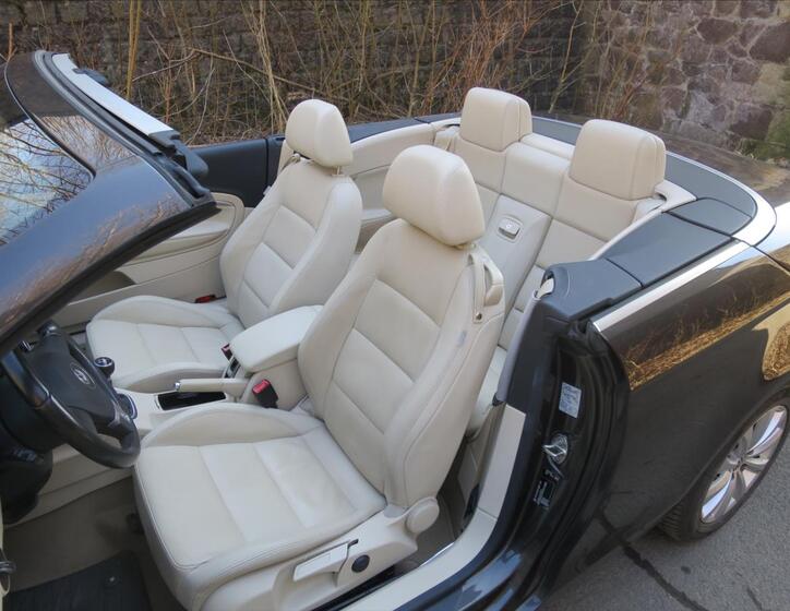 Volkswagen EOS 9