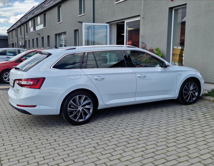 Škoda Superb 11