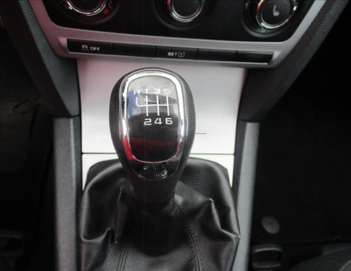 Škoda Octavia 16