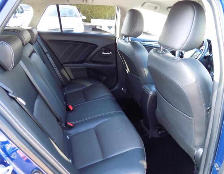 Toyota Avensis 27