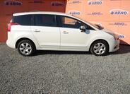 Peugeot 5008 8