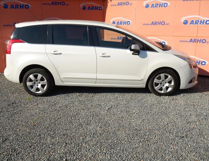 Peugeot 5008 8