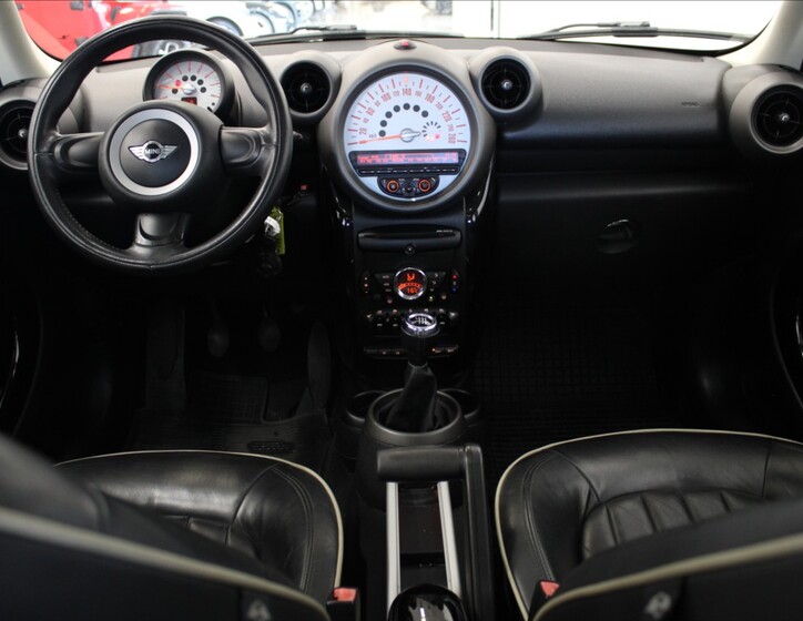 Mini Countryman 8