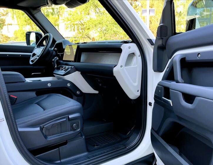 Land Rover Defender 35