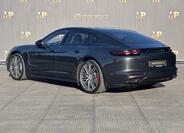 Porsche Panamera 7