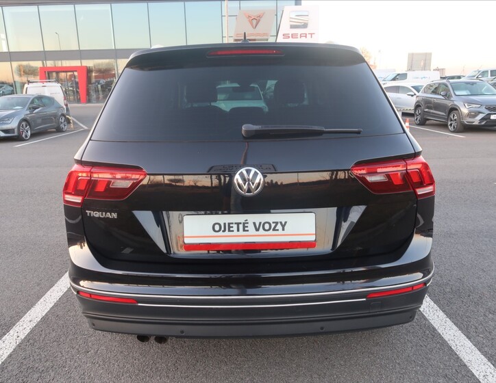 Volkswagen Tiguan 7
