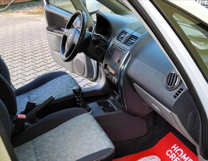 Suzuki SX4 21