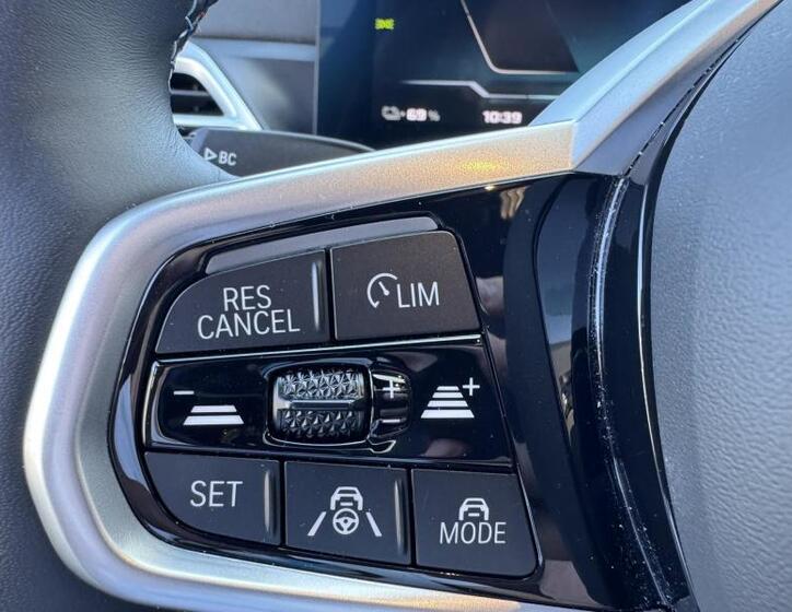 BMW i4 13