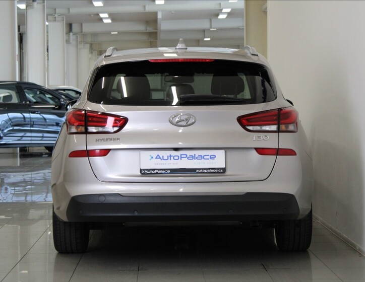 Hyundai i30 4