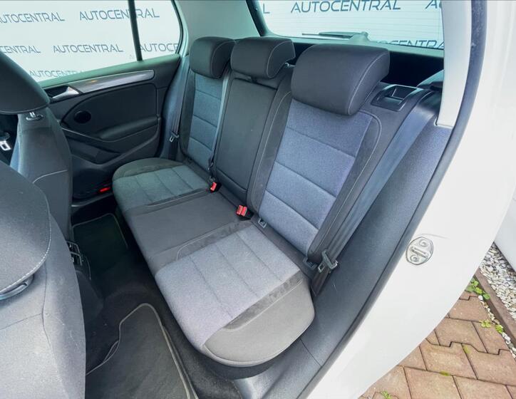 Volkswagen Golf 24