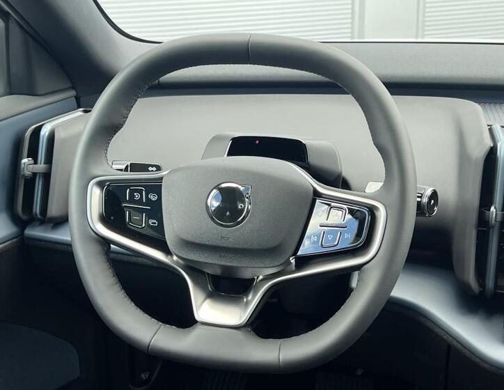 Volvo EX30 14