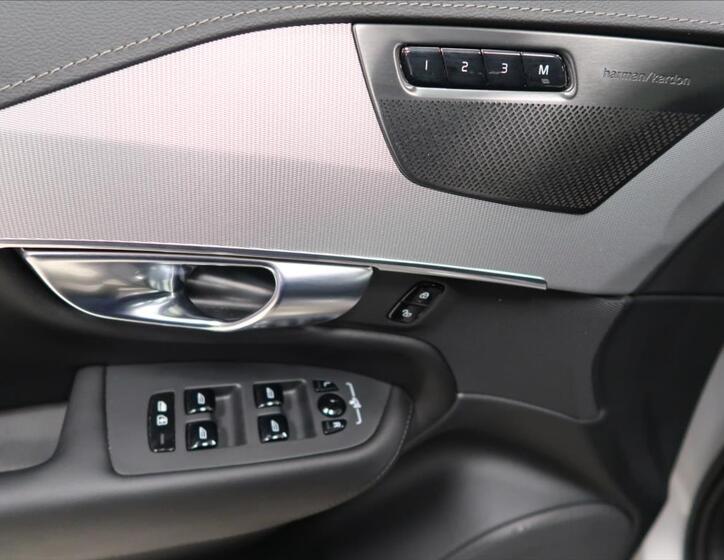 Volvo XC90 16