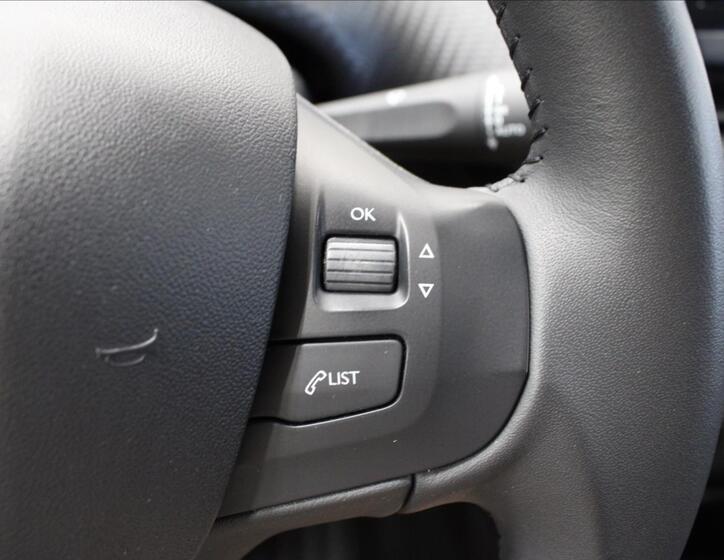 Peugeot 208 19