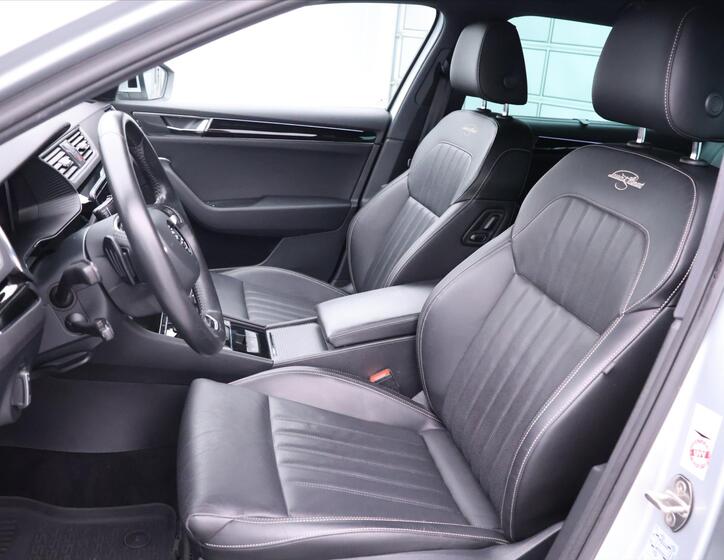 Škoda Superb 11