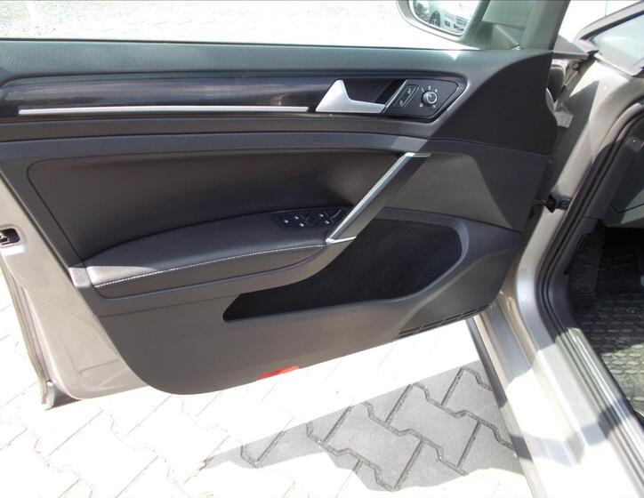 Volkswagen Golf 27