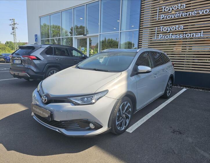 Toyota Auris 1