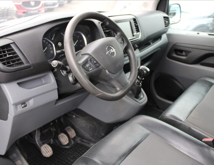 Opel Vivaro 9