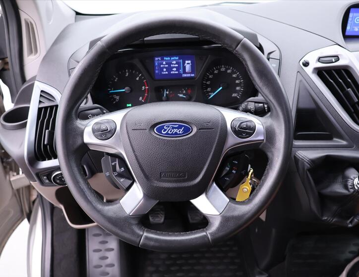 Ford Tourneo Custom 18