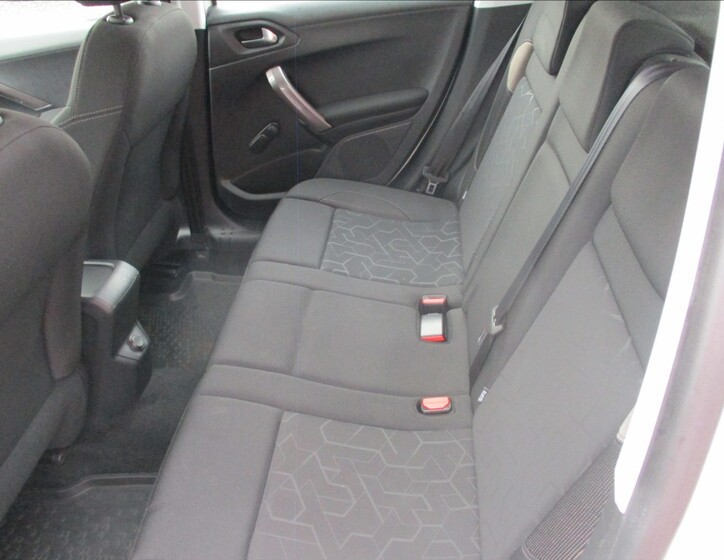 Peugeot 2008 16