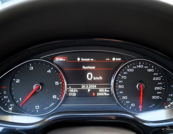 Audi A8 38