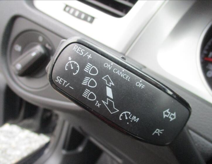 Volkswagen Golf 32