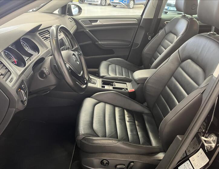 Volkswagen Golf 20