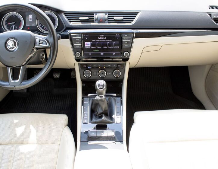 Škoda Superb 12