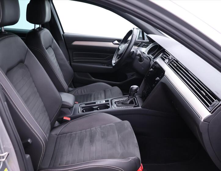 Volkswagen Passat 12