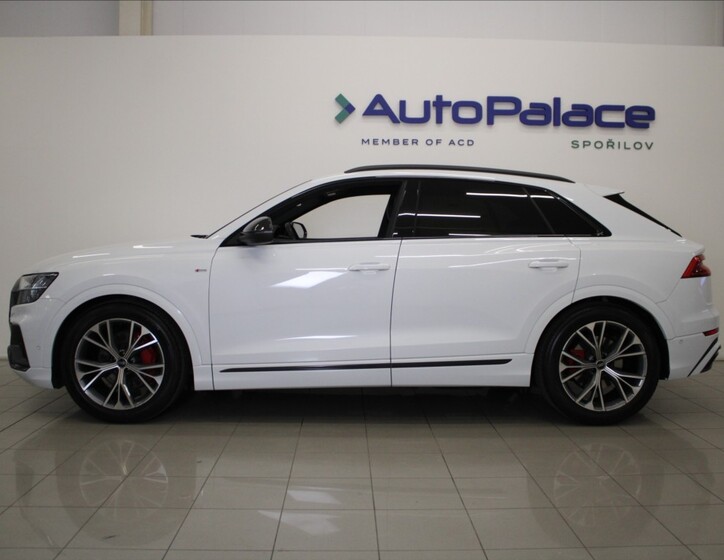 Audi Q8 5