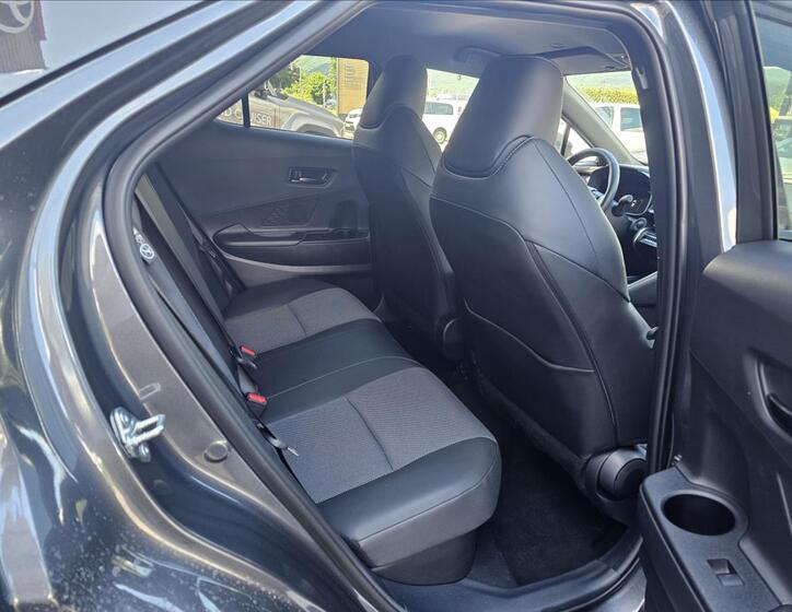 Toyota C-HR 13