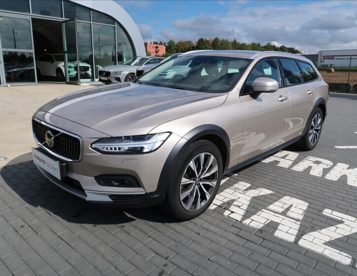 Volvo V90 1