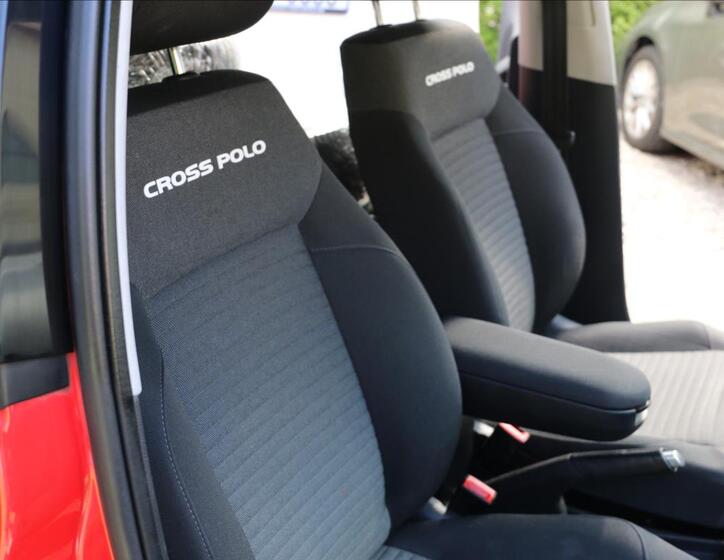 Volkswagen Polo 45