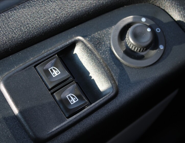 Renault Trafic 16