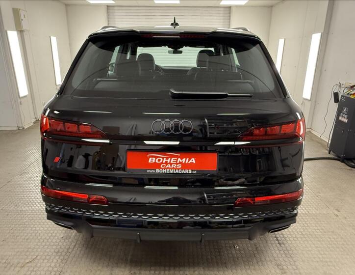 Audi Q7 5