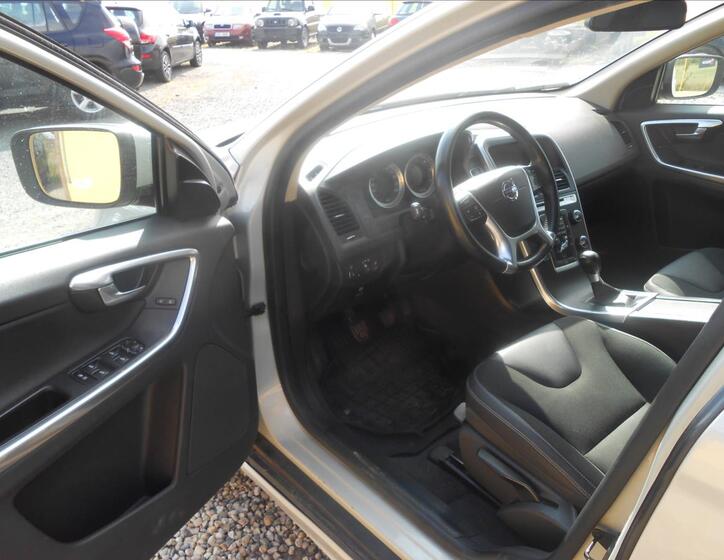 Volvo XC60 11