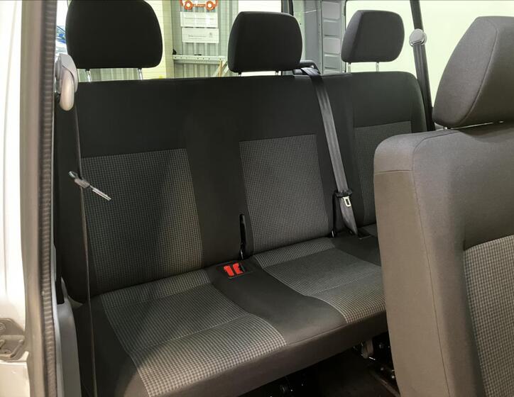 Volkswagen Transporter 13