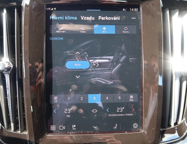 Volvo V90 21