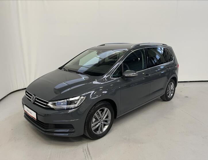 Volkswagen Touran 1