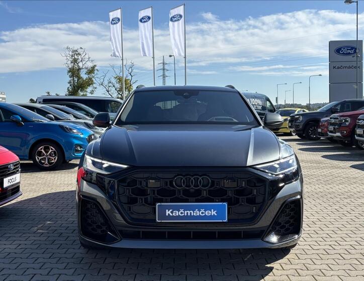 Audi Q8 11