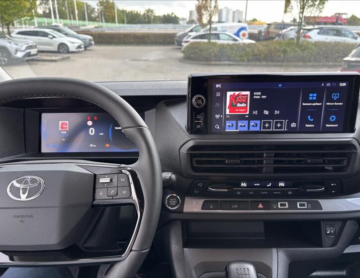 Toyota ProAce 11