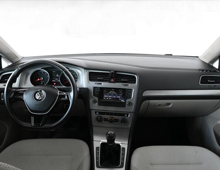 Volkswagen Golf 11