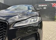 Jaguar F-Pace 18