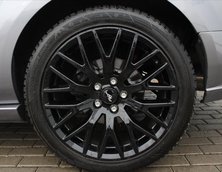 Ford Mustang 9