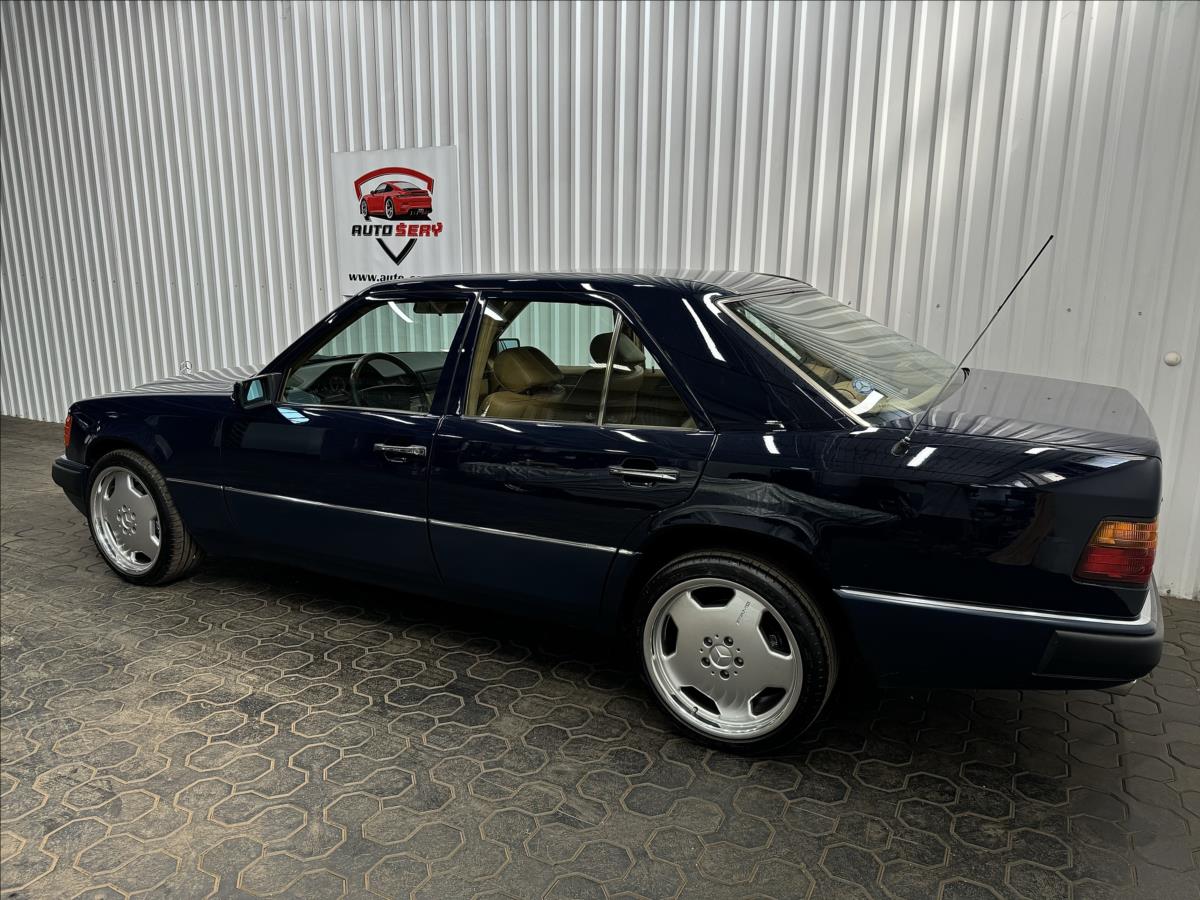 Mercedes-Benz 124