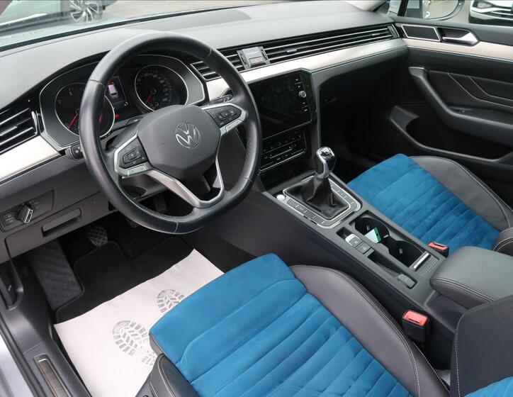 Volkswagen Passat 9