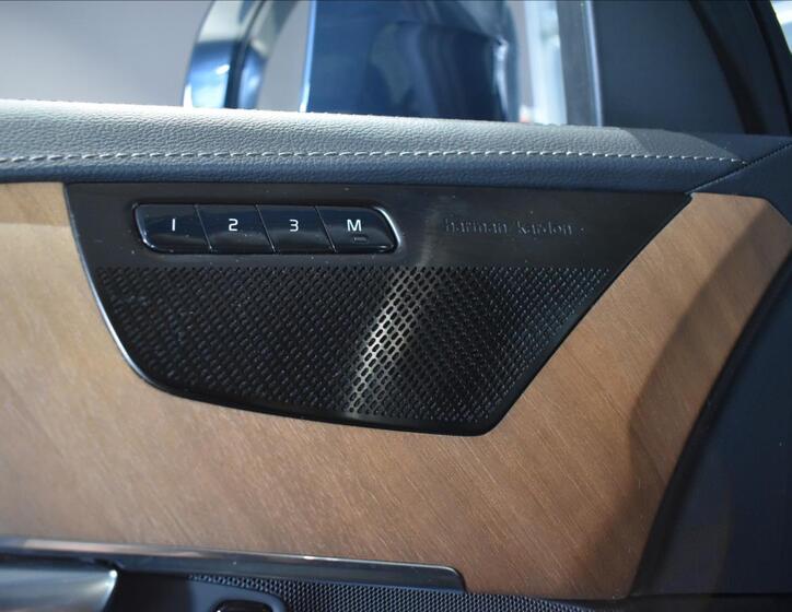 Volvo XC90 18